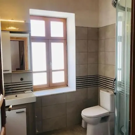 Yat Limani Tarihi Kale Ici Terasli Ev マルマリス